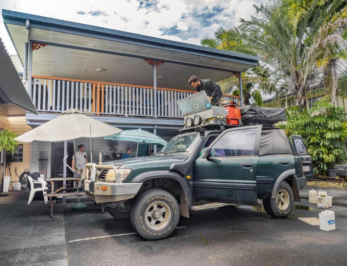 Castaways Backpackers Cairns Hostel Exterior foto