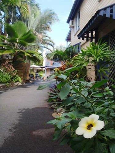 Castaways Backpackers Cairns Hostel Exterior foto